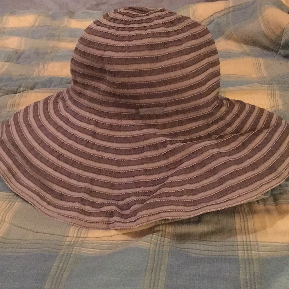 DONATED Floppy Sun Hat — Green